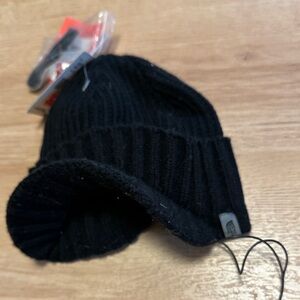 NWT The North Face Black Headphones Audio Beanie Winter Hat Womens